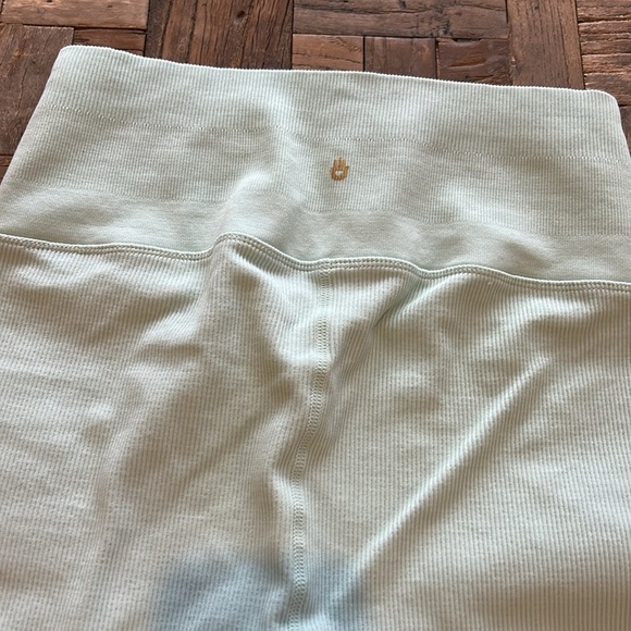 Spiritual Ganster Seamless Sculpt Sage Ribbed Leggings Size M/L - Picture 5 of 6